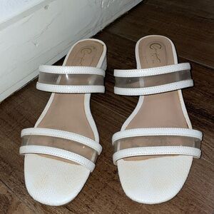 Size 8 White dress-sandals with small heel